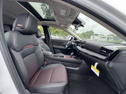 New 2026 Nissan Kicks SR w/ SR Premium Package AWD/4WD image 7