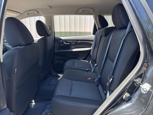 Used 2018 Nissan Rogue SV w/ Premium Package AWD/4WD image 36
