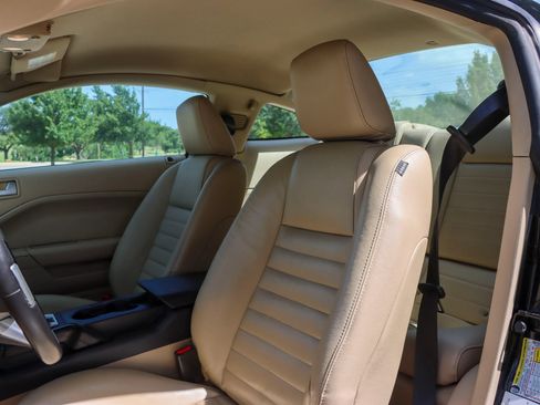 Used 2008 Ford Mustang GT Premium RWD image 12