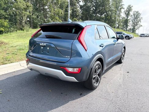 Used 2025 Kia Niro EX FWD image 9