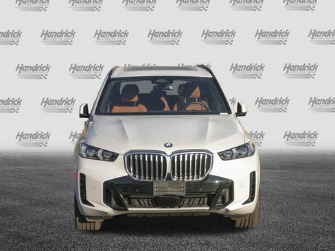 Used 2025 BMW X5 xDrive40i w/ Executive Package image 3