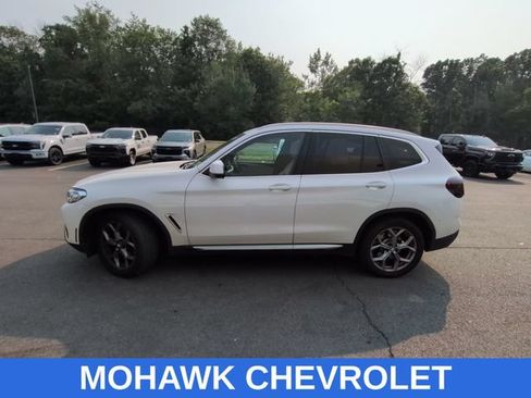 Used 2024 BMW X3 xDrive30i w/ Premium Package AWD/4WD image 2