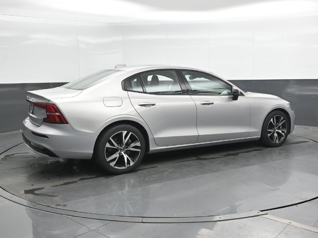 Used 2024 Volvo S60 B5 Core FWD image 3