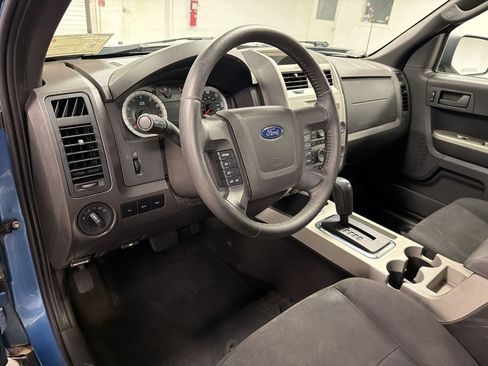 Used 2009 Ford Escape XLT FWD image 4