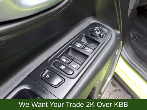 Used 2018 Jeep Renegade Limited w/ UConnect 8.4 Nav Group AWD/4WD image 15