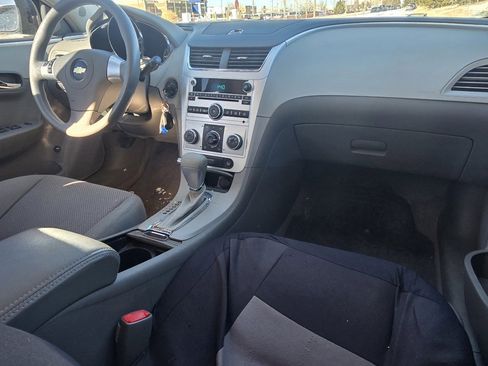 Used 2009 Chevrolet Malibu LS image 28