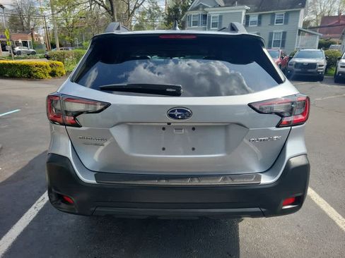 Used 2023 Subaru Outback Premium image 4