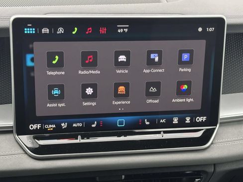 New 2026 Volkswagen Tiguan SE R-Line AWD/4WD image 16
