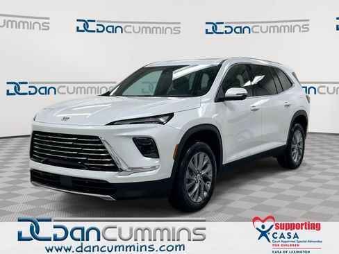 Used 2025 Buick Enclave Preferred w/ Power Package AWD/4WD image 1