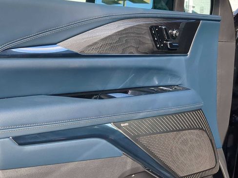 New 2025 Cadillac Escalade IQ Luxury 2 image 10