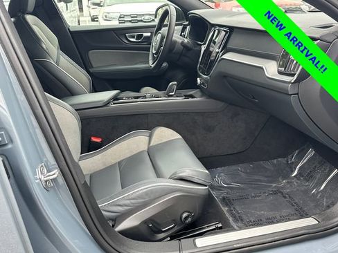 Used 2022 Volvo S60 B5 R-Design image 13