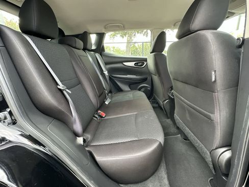 Used 2019 Nissan Rogue Sport S image 19