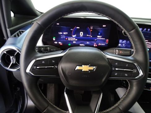 Used 2025 Chevrolet Equinox EV LT FWD image 6