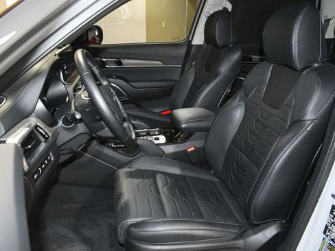 Used 2022 Kia Telluride SX w/ SX Prestige Package image 7