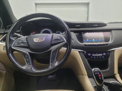 Used 2018 Cadillac XT5 Luxury w/ Driver Awareness Package FWD image 22