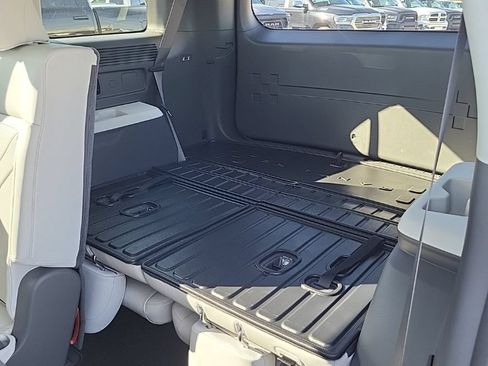 Certified 2025 Hyundai Santa Fe SEL FWD image 16