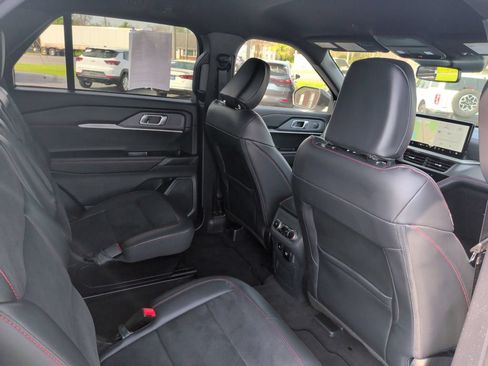 Used 2025 Ford Explorer ST AWD/4WD image 17