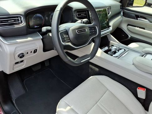 Used 2022 Jeep Wagoneer Series I w/ Convenience Group I AWD/4WD image 11