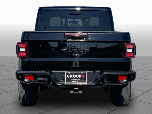 Used 2022 Jeep Gladiator Overland AWD/4WD image 5