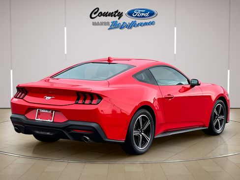 Used 2025 Ford Mustang Coupe RWD image 7
