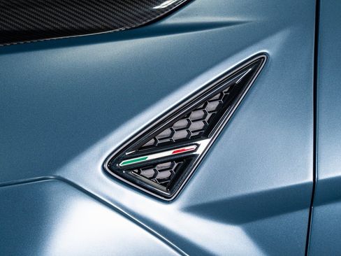 Used 2020 Lamborghini Urus image 21