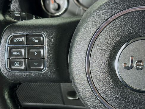 Used 2017 Jeep Wrangler Unlimited Sahara w/ Connectivity Group image 13