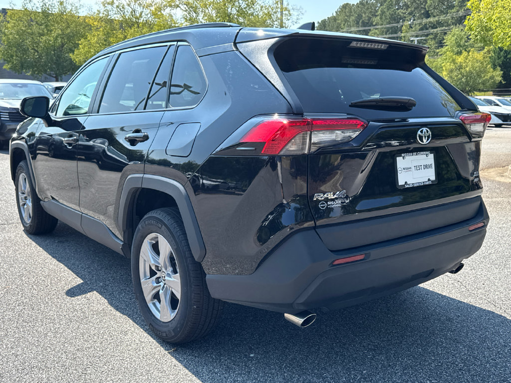 Used 2025 Toyota RAV4 XLE AWD/4WD image 10