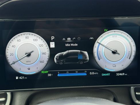 Used 2025 Hyundai Elantra Limited image 41