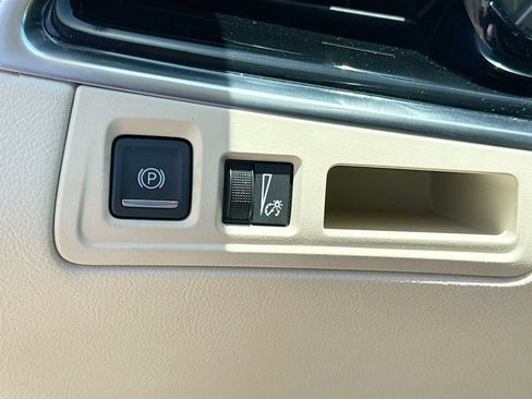Used 2024 Cadillac XT6 Premium Luxury w/ LPO, Floor Liner Package AWD/4WD image 11