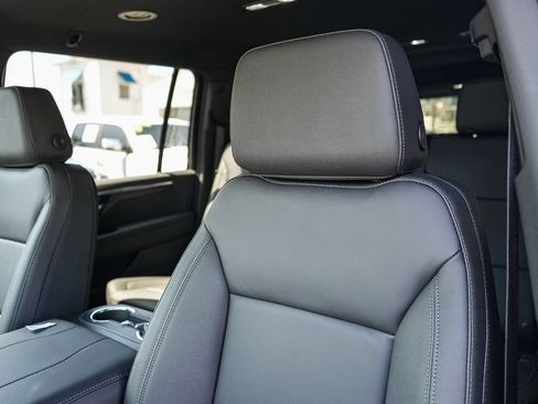 New 2026 Chevrolet Suburban LT w/ Comfort Package AWD/4WD image 24