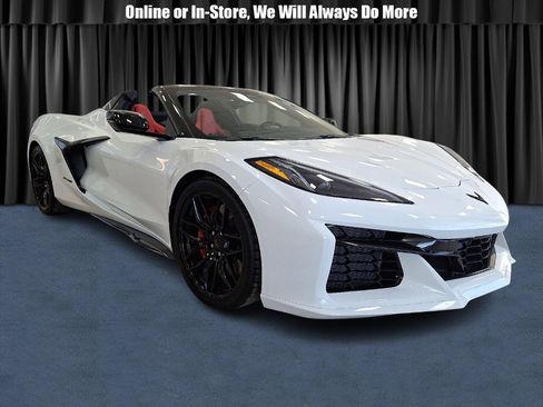 Used 2025 Chevrolet Corvette Z06 image 1