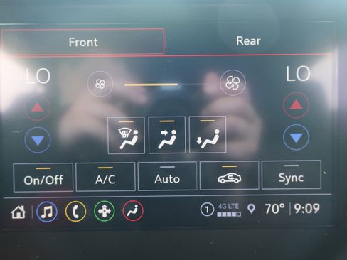 Used 2023 Chevrolet Traverse LT AWD/4WD image 23