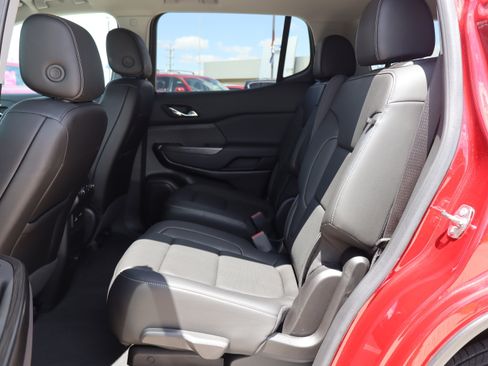 Used 2023 GMC Acadia SLT w/ Elevation Edition FWD image 10