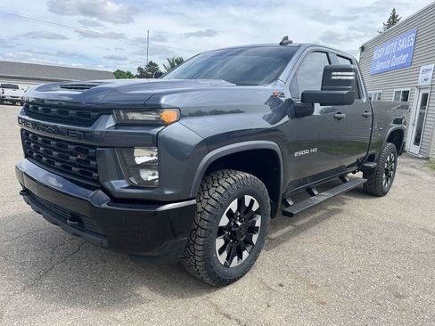 Used 2020 Chevrolet Silverado 2500 Custom w/ Custom Value Package AWD/4WD image 2