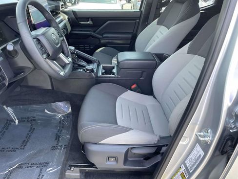 Used 2025 Toyota Tacoma TRD Sport image 28