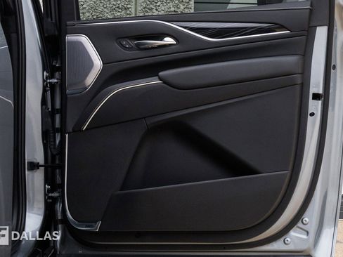 Used 2023 Cadillac Escalade ESV V image 36