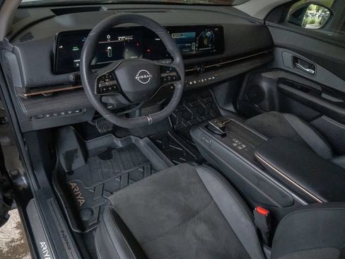 Used 2024 Nissan Ariya AWD image 9