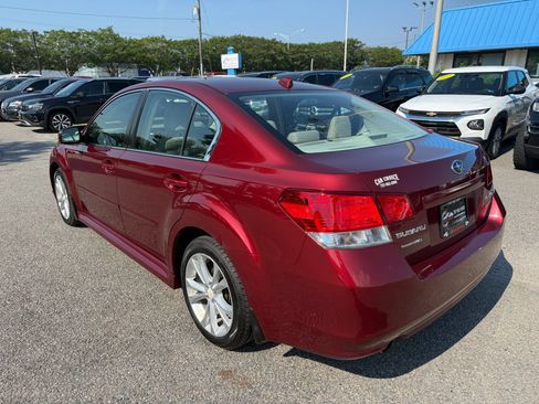 Used 2014 Subaru Legacy 2.5i Premium AWD/4WD image 10