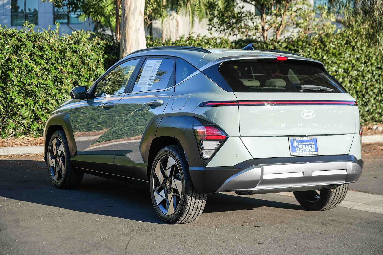 Certified 2024 Hyundai Kona Limited FWD image 8