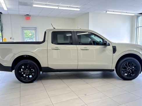 Used 2024 Ford Maverick Lariat w/ Black Appearance Package AWD/4WD image 3