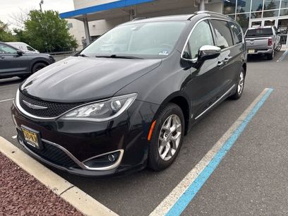 Used 2017 Chrysler Pacifica Limited