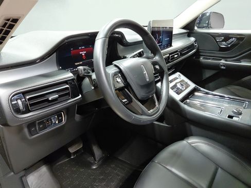 Used 2024 Lincoln Aviator AWD w/ Premium Package image 27