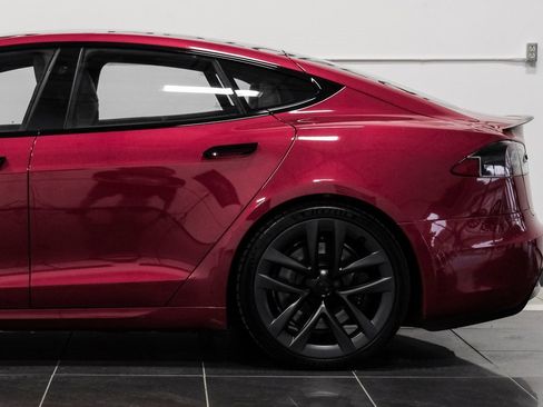 Used 2021 Tesla Model S Plaid image 18