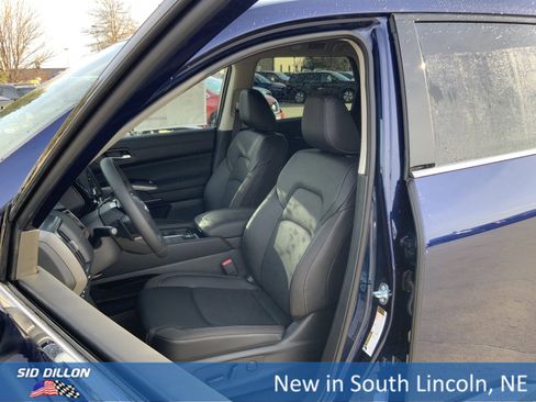 New 2026 Nissan Pathfinder SL image 9