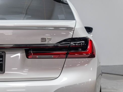 Used 2022 BMW ALPINA B7 xDrive AWD/4WD image 54
