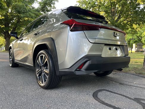 Used 2019 Lexus UX 200 w/ Premium Package FWD image 29