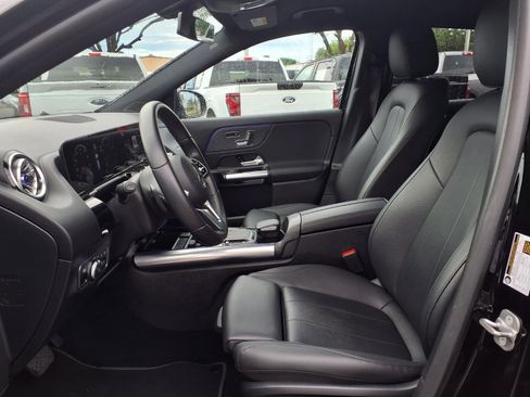 Used 2023 Mercedes-Benz GLA 250 w/ Premium Package image 17