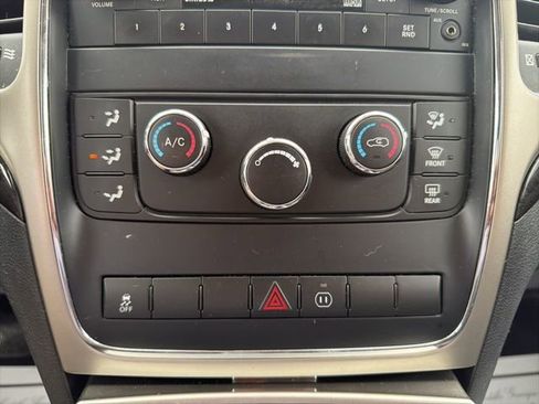 Used 2012 Jeep Grand Cherokee Laredo w/ Laredo E Group image 24