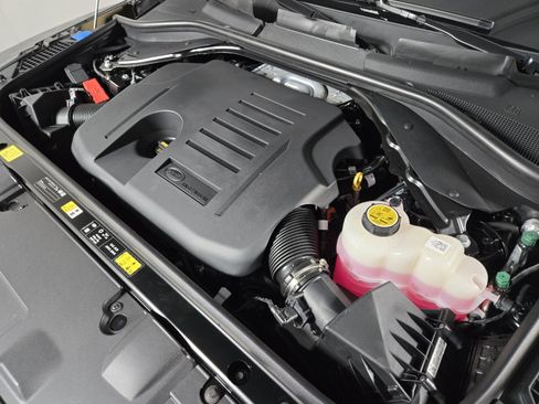 New 2026 Land Rover Range Rover SE image 20