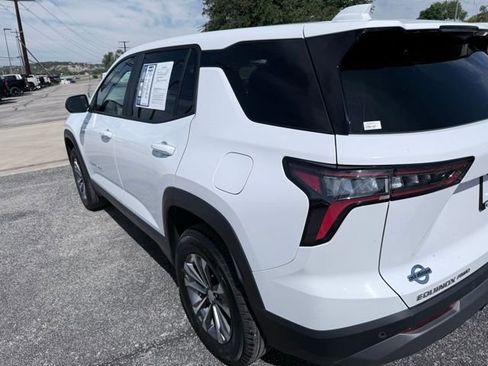 Certified 2026 Chevrolet Equinox LT AWD/4WD image 8